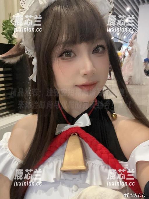 精品推荐：浅安安短裙高清写真合集，快来体验时尚与优雅的完美结合！.txt