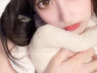 探索清颜真德秀的黑色写真作品合集：艺术与时尚的完美融合.txt