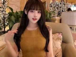 爱蜜社 - “兜豆靓Youlina”女孩写真大全，尽览原图合集中的灵魂与活力.txt
