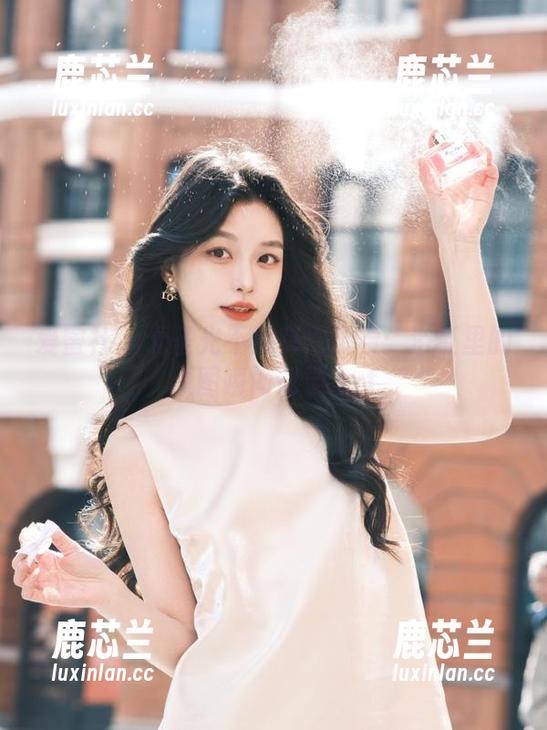 爱蜜社 - 无圣光不如有周于希：浴缸里的原图瞬间记录.txt