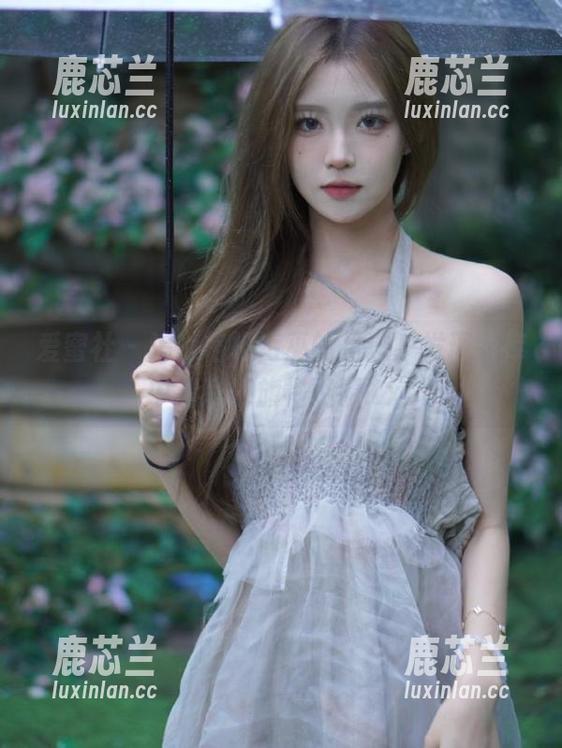 爱蜜社 - 追随格格污巫的足迹，发现图库中精彩的旗袍资源.txt