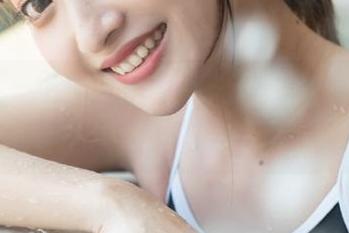 爱蜜社 - 绝美高清田老师护士图包,感受职场中的优雅与自信!.txt