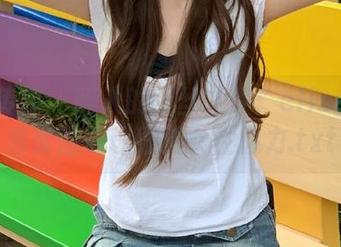 物恋传媒 - 醉人的蕾丝之梦:elise的写真套图展现细腻女性魅力.txt