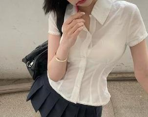 猎女神 - 陈迪娅的童颜写真合集，宛如时光停驻的经典套图，令人陶醉与回味.txt