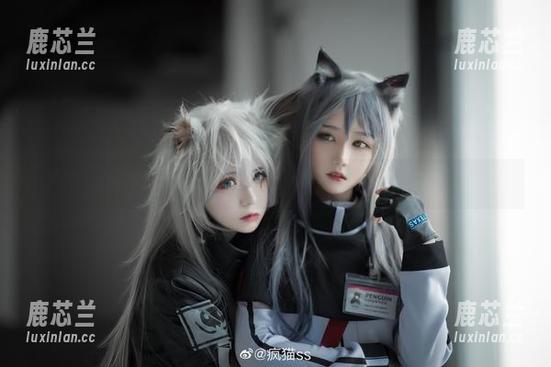 疯猫ss新作发布：不容错过的皮衣写真最新图片欣赏！.txt