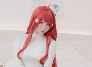 白神泱专属私房图包，女孩生活的诗意与梦幻交融.txt