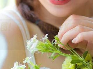 超级美图!白金Saki的JK美丝校服写真,尽在免费资源库.txt