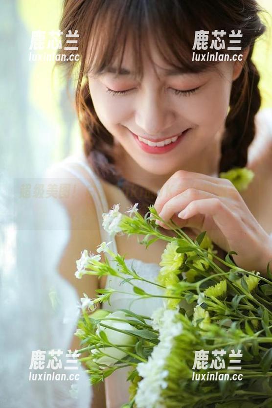 超级美图！白金Saki的JK美丝校服写真，尽在免费资源库.txt