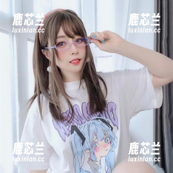 白银81睡衣写真合集：极致壁纸带来无与伦比的视觉享受.txt