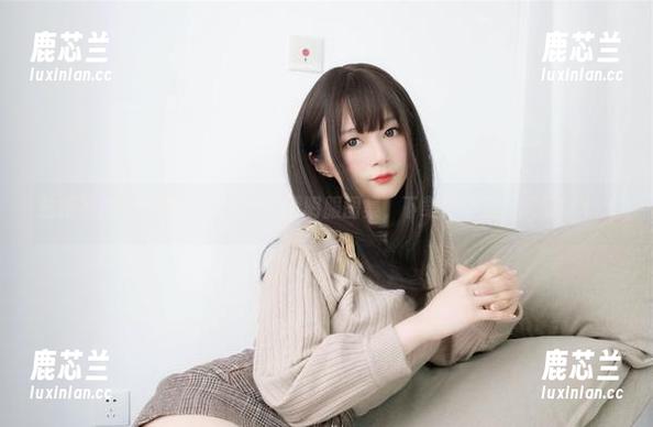 独特视角：白银81Fantia-透明服图集，下载体验别样风情！.txt