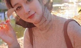 白银81少女的独特风格：全新图集现已上线，快来下载体验！.txt