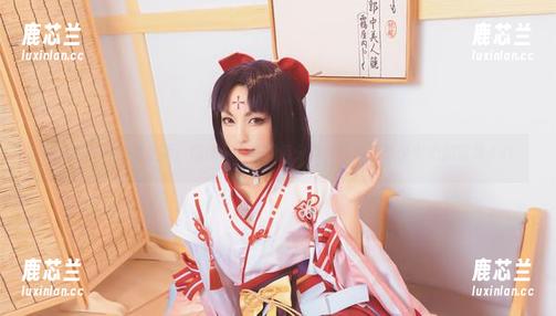 神乐坂真冬绝对企画：樱桃少女写真集分享，带你领略少女心的绽放.txt
