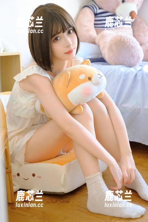 秀人网 - 曝光AngelaLee李玲吊带作品：精美照片与原图带你感受她的独特魅力.txt