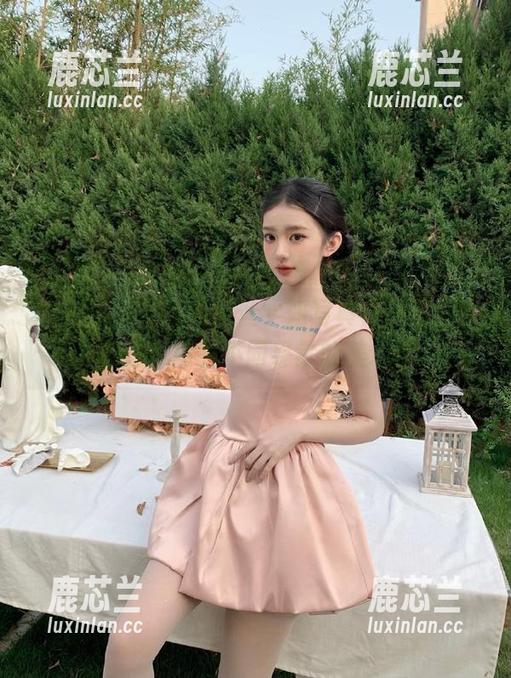 秀人网 - Egg尤妮丝学姐写真作品资源大放送，感受不同寻常的美.txt