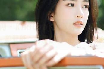 秀人网 - Kikibaby的御姐写真美学,完美壁纸,颠覆你的审美!.txt