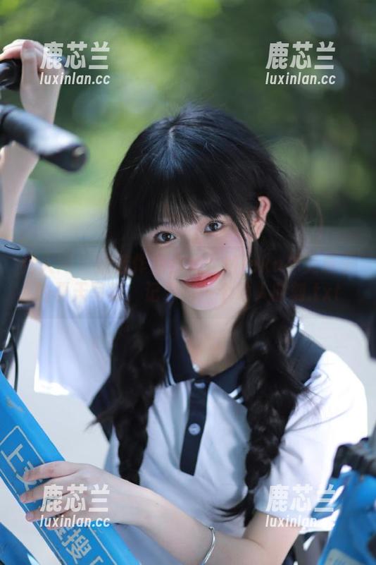 秀人网 - 精选作品合集：Mieko林美惠子的夏天写真，记录每一个动人时刻.txt