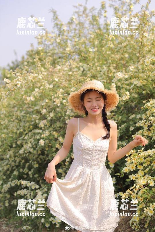 秀人网 - z杯悠悠与毛衣的魅惑：精美写真资源的完美合集.txt