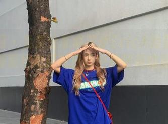 秀人网 - 免费分享卓芷伊EricA的居家写真，探索她如何在日常中找到美的灵感！.txt