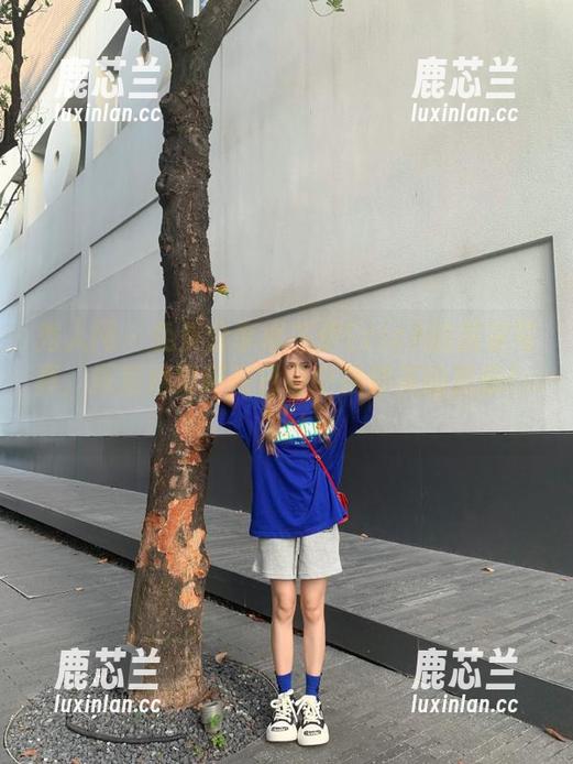 秀人网 - 免费分享卓芷伊EricA的居家写真，探索她如何在日常中找到美的灵感！.txt