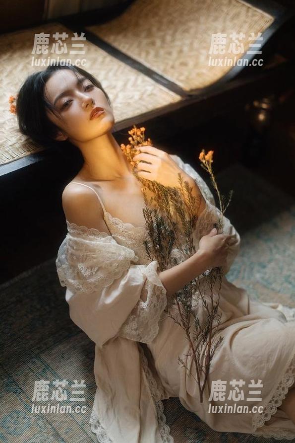 秀人网-南初妹妹 秀人网 - 南初妹妹倾情奉献,美脚美图资源大放送.txt
