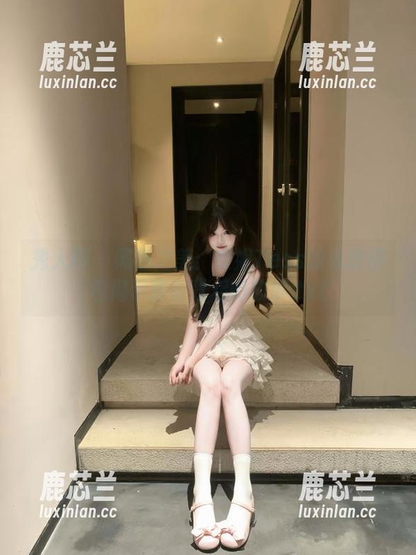秀人网 - 黑色之美：安妮Tess的私房图包揭示摄影背后的故事.txt