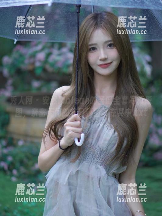 秀人网-安然Maleah 秀人网 - 安然Maleah的圣诞全套写真原图,亲密无间的节日氛围尽在其中.txt