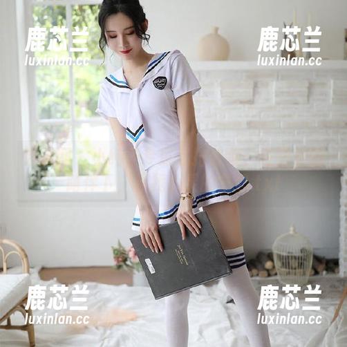 秀人网 - 小纯子专属私拍合集：在白裙的陪伴下，寻找心灵的宁静.txt