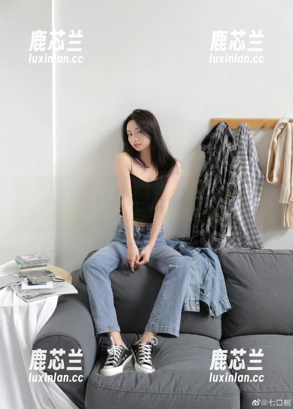 秀人网-徐莉芝Botty 秀人网 - 徐莉芝Botty的夏日写真套图:捕捉夏季的欢愉与畅快时光.txt