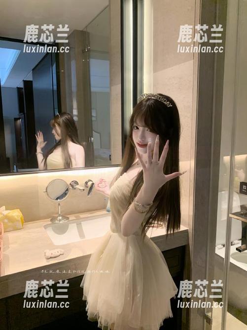 秀人网-徐莉芝Botty 秀人网 - 观赏徐莉芝Botty惊艳长腿作品,尽享她的艺术性感之美.txt