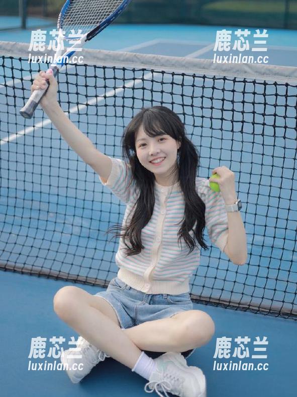 秀人网 - 在无圣光的裙摆下，戴允祺的美腿套图颠覆你的审美观念！.txt