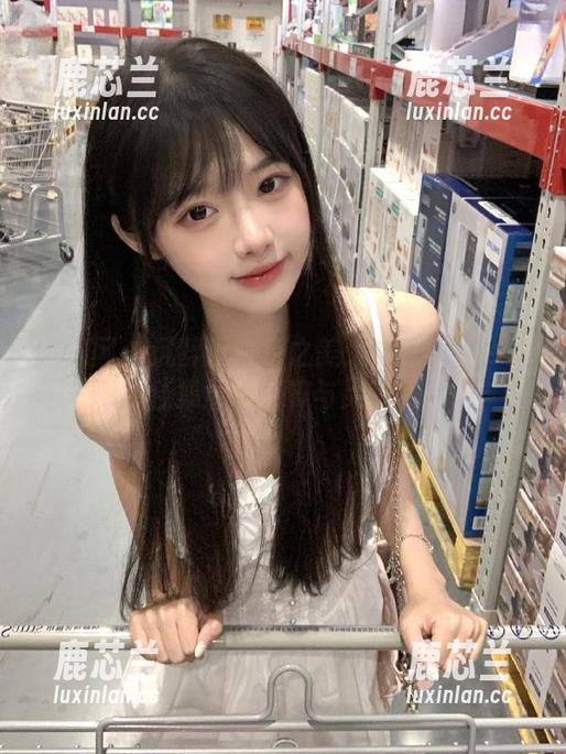 秀人网 - 沉醉于白色之美：戴允祺zoe写真合集展现纯粹与灵动.txt