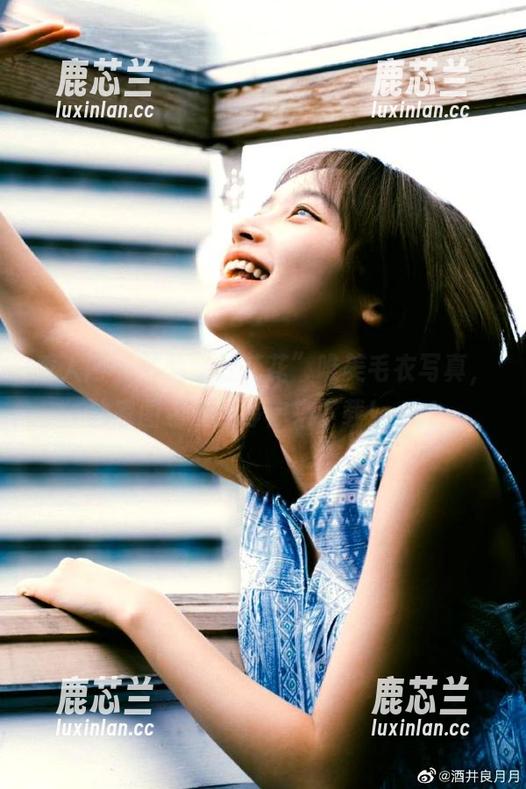 秀人网 - 体验“杜花花”唯美毛衣写真，独家图包资源等你来下载！.txt