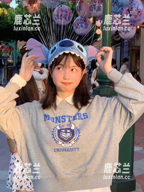 秀人网 - 林悠悠的少女写真：图库作品带你走进清新世界.txt
