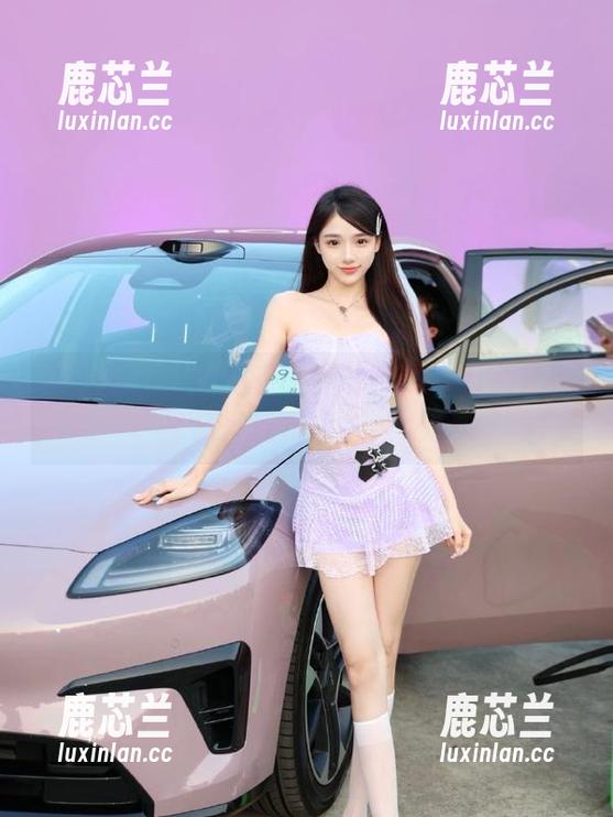 秀人网-柚子178 秀人网 - 从容而透明:柚子178的写真作品集呈现独特视角.txt