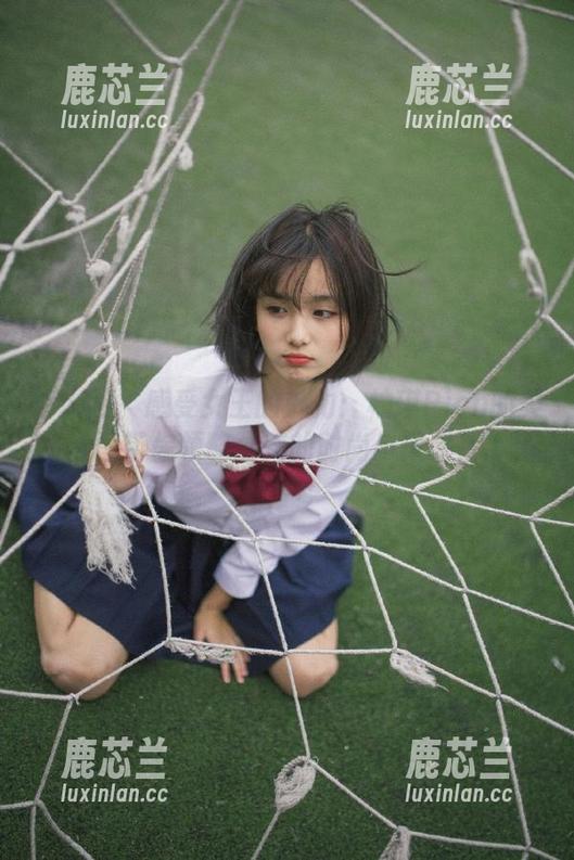 秀人网 - 感受女王的魅力：柚琪Rich的美图套图带你领略至美的时尚与风采！.txt