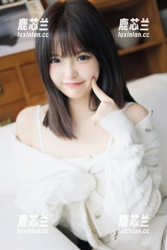 秀人网 - 甜美王馨瑶yanni内衣全集，最新原图与可爱造型，真是心动不已！.txt