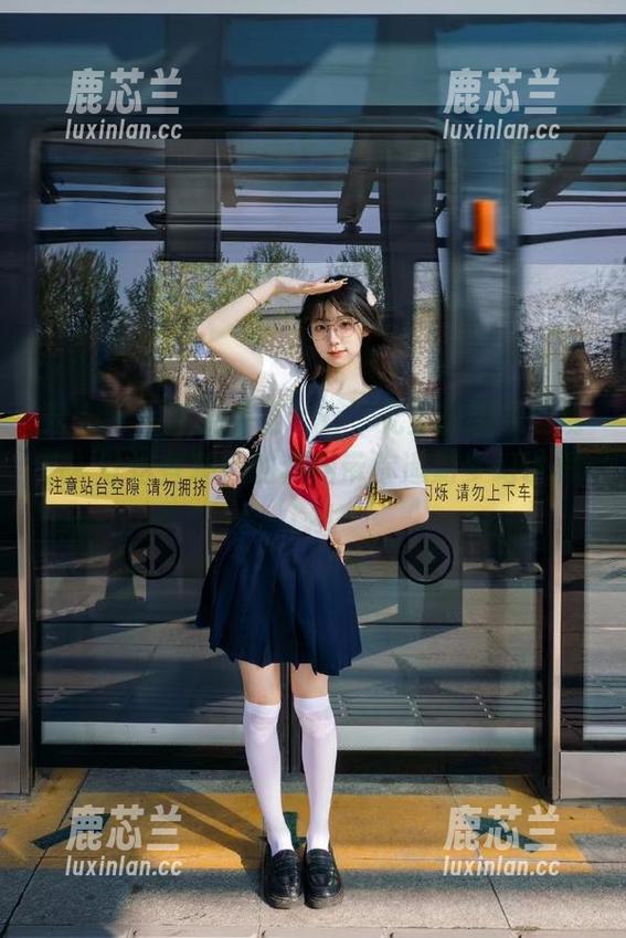 秀人网 - 感受“甜七七”无圣光睡衣的诱惑，让这些精美的套图带你遨游梦幻世界.txt