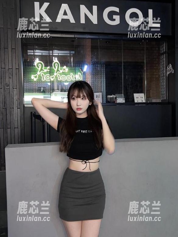 秀人网 - “蛋蛋宝白色”唯美写真美图合集：白色瞬间，记录每一份光影之美.txt