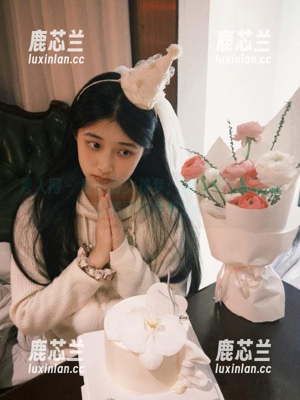 秀人网-袁圆 秀人网 - 袁圆的女孩梦:精致女仆写真呈现美丽图片季.txt
