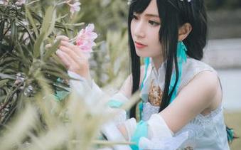 秀人网 - 清凉的夏日诱惑:软软泳池翘臀网盘写真合集大放送!.txt