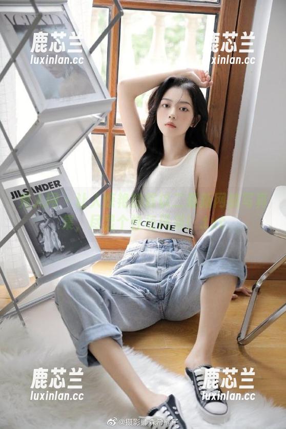 秀人网 - 让人惊艳的陈以二最新网袜写真集，尽显个性与风采！.txt