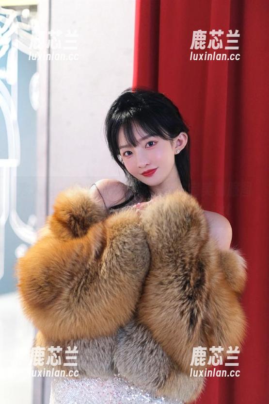 秀人网 - 快来观看雅茹老师的完美和服图包，感受她独特的摄影语言！.txt