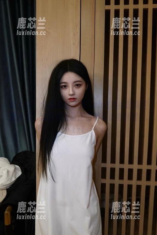 秀人网 - 全解析鱼子酱fish白色小恶魔主题全集，这里的每张原图都诉说着谜团！.txt