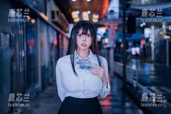秋和柯基小偶像写真合集，立即下载，解锁网盘魅力新体验！.txt