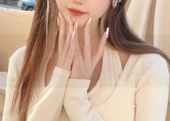 最新写真集发布：秋楚楚不秃头演绎高跟鞋中的秋季风情.txt