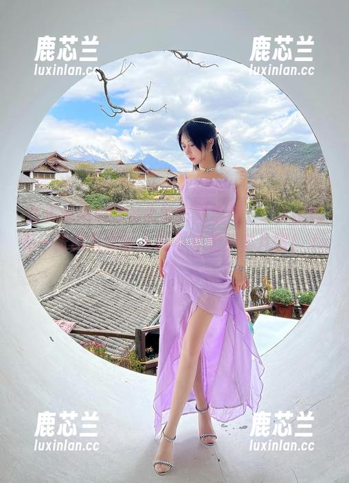 当米线线sama化身短裙女神，cos出的每一张图片都让人忍不住想多看几眼！.txt