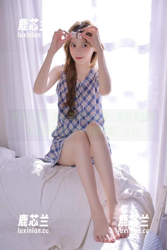 紧急企划 - 当小恩遇上海边，原图里的写真故事原来是这样搞笑的！.txt