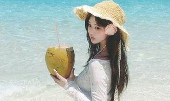 微密圈 - 独特风格的紫色哒豚豚女神写真资源合集,精彩绝伦的美丽瞬间等你品味!.txt