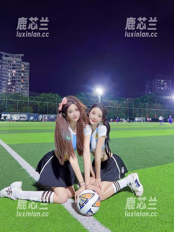 微密圈 - 满满少女气息，纪念小小v蕾丝粉色写真全套分享！.txt