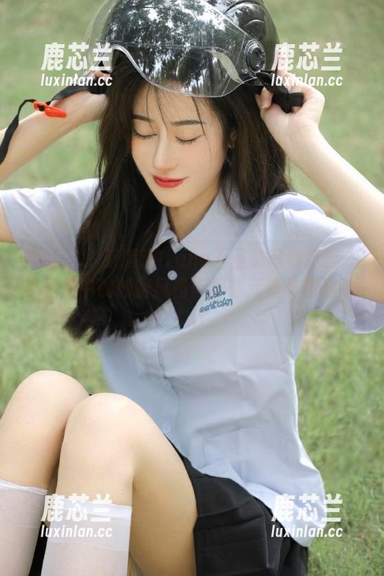 网红馆 - 萌琪琪Irene万圣节写真精选：作品集中的独特风格与惊悚元素交相辉映.txt